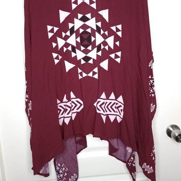 J for Justify Women's One Size Tribal Pattern Kimono Burgundy - Picture 9 of 9